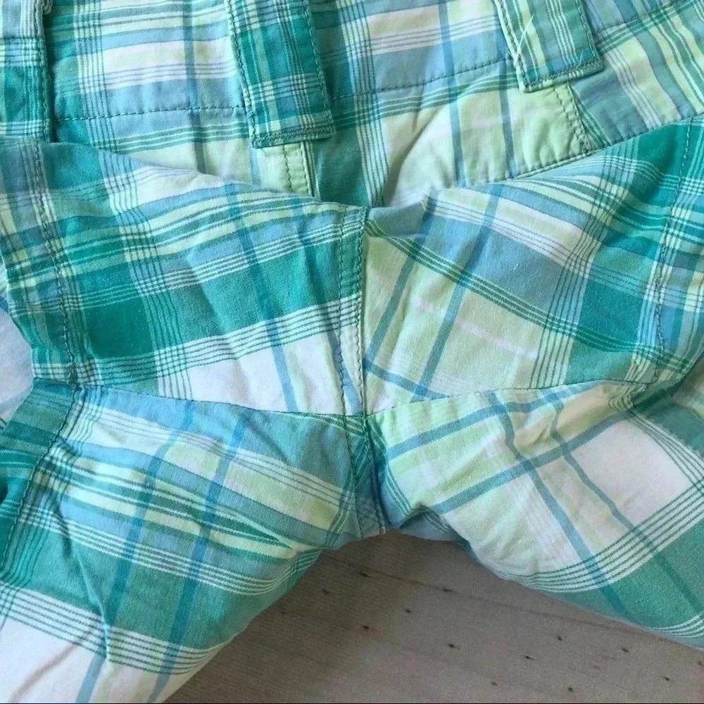 St. John's Bay Plaid Shorts Women 10P Green Teal Petite Stretch Casual Summer - Picture 6 of 13